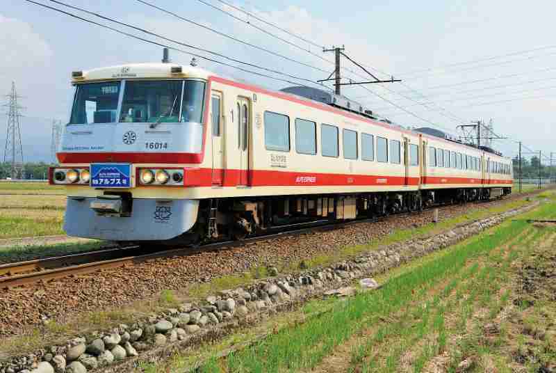 TOMIXのレッドアローを富山地方鉄道風に改造 : 源春の何やってんだろ