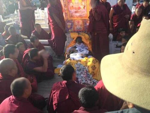 20121109_写真_チベット_焼身抗議_01