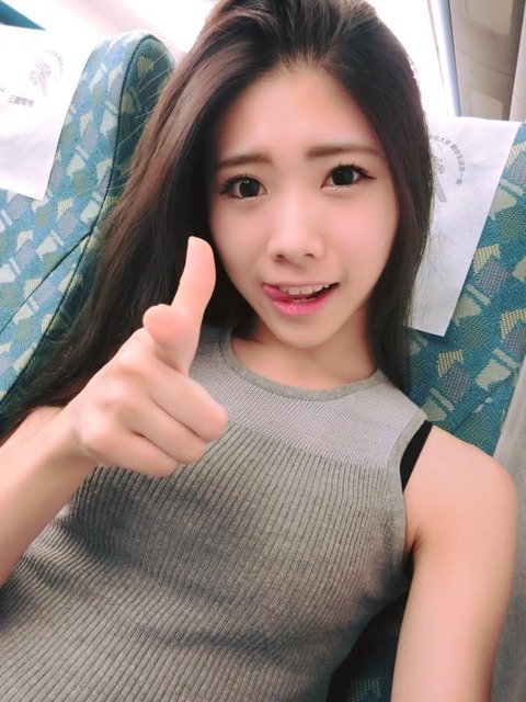 2FD03791-004F-437B-B448-4EC2069AFEE2