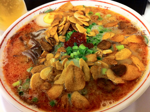 爆裂ニンニクラーメン