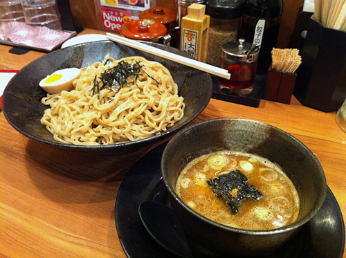 まる天