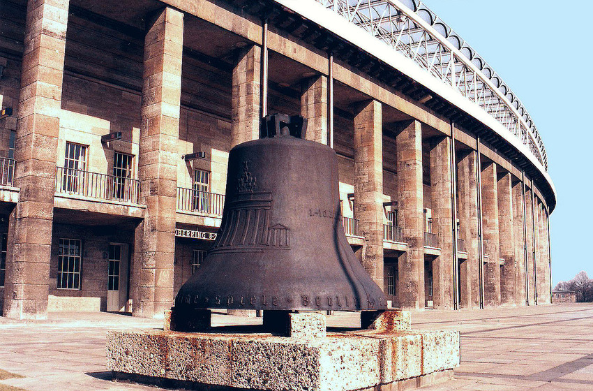 1280px-1936_Olympics_Bell_-_Berlin