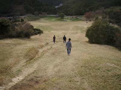 基山若人下る