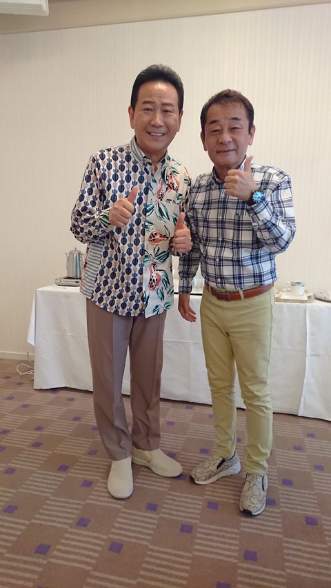 DSCPDC_0001_BURST20220327145831511_COVER