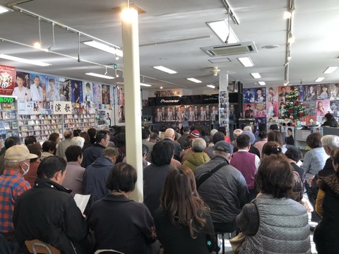 [画像:bc5ac65c-s.jpg]