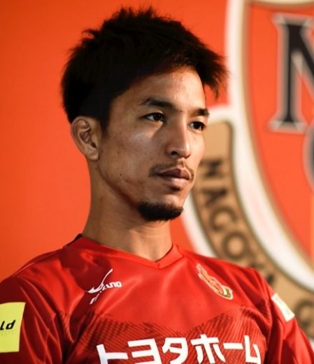 夜磐 名古屋の田口泰士選手がジュビロ磐田に加入 フットボール マンション 夜磐 名古屋の田口泰士選手がジュビロ磐田に加入 フットボール マンション