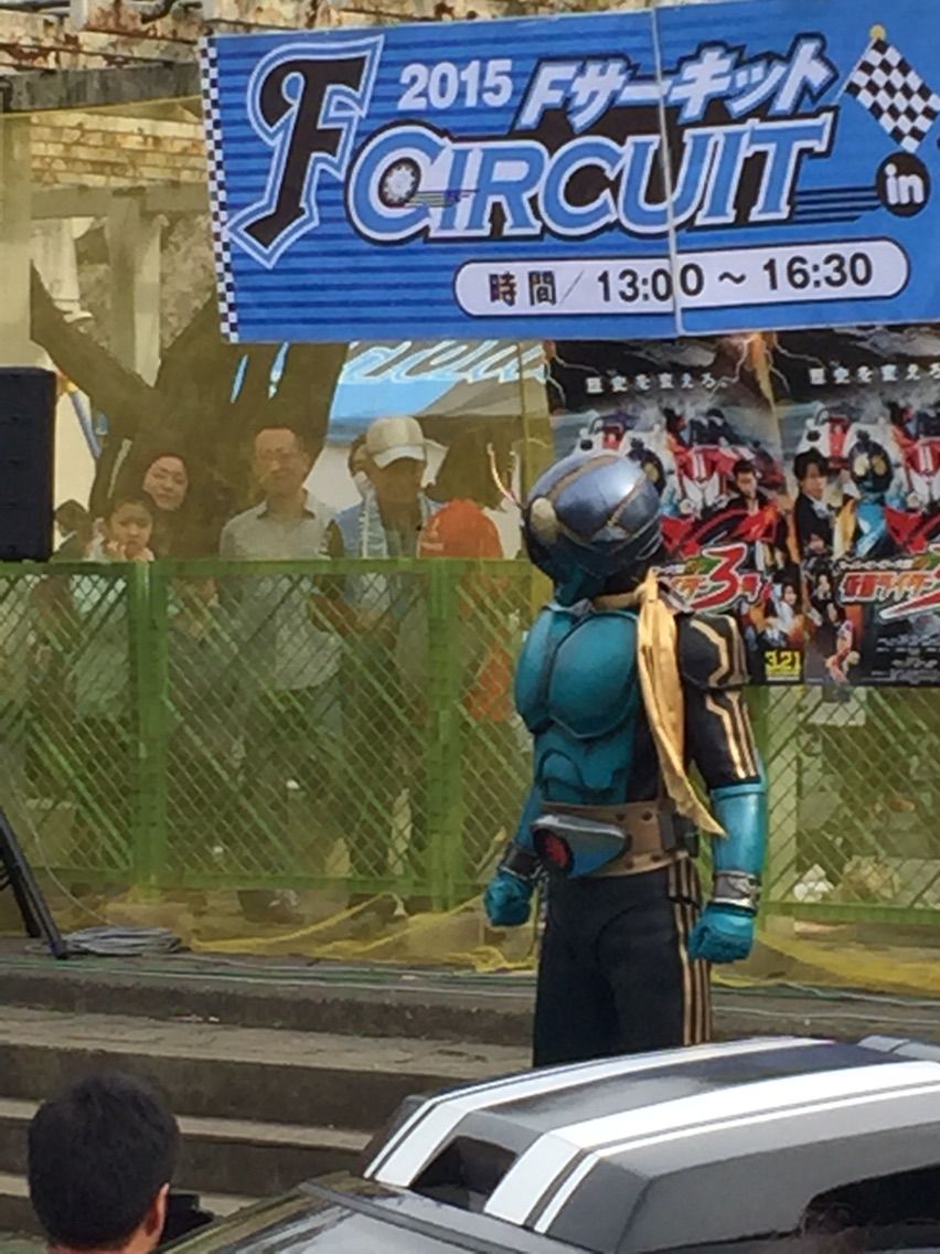 ポンチョビ 新しくできた等々力陸上競技場のメインスタンドに行ってきた のだが フットボール マンション