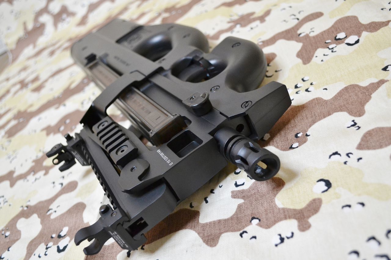 P90 電動ガン UFC WEB限定セット】CYMA/CYBERGUN P-90 電動ガン Strike Head