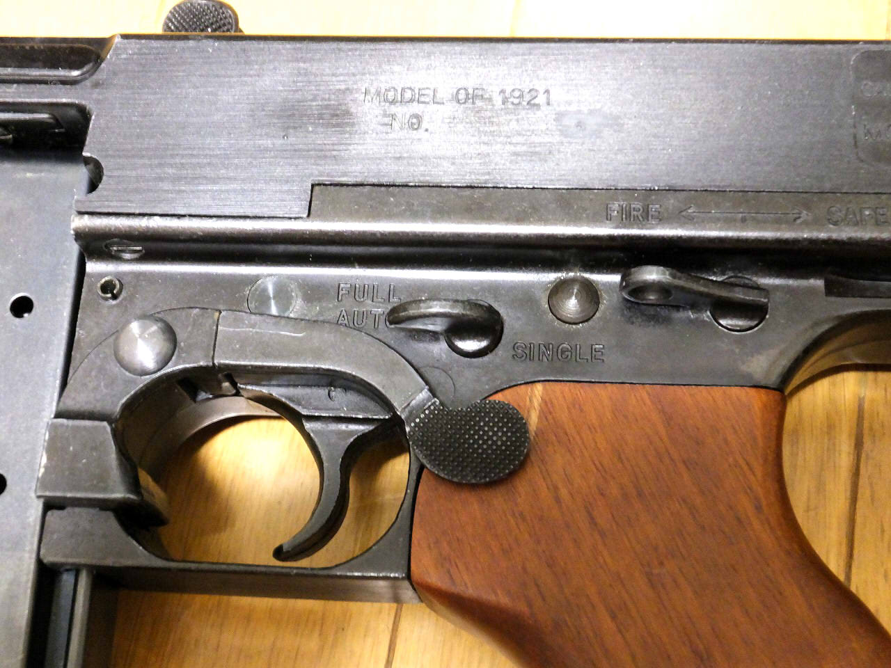 MGC トンプソンM1921サブマシンガン モデルガン MGC] トンプソン M1921 シカゴタイプ SMG 金属モデルガン 後期型