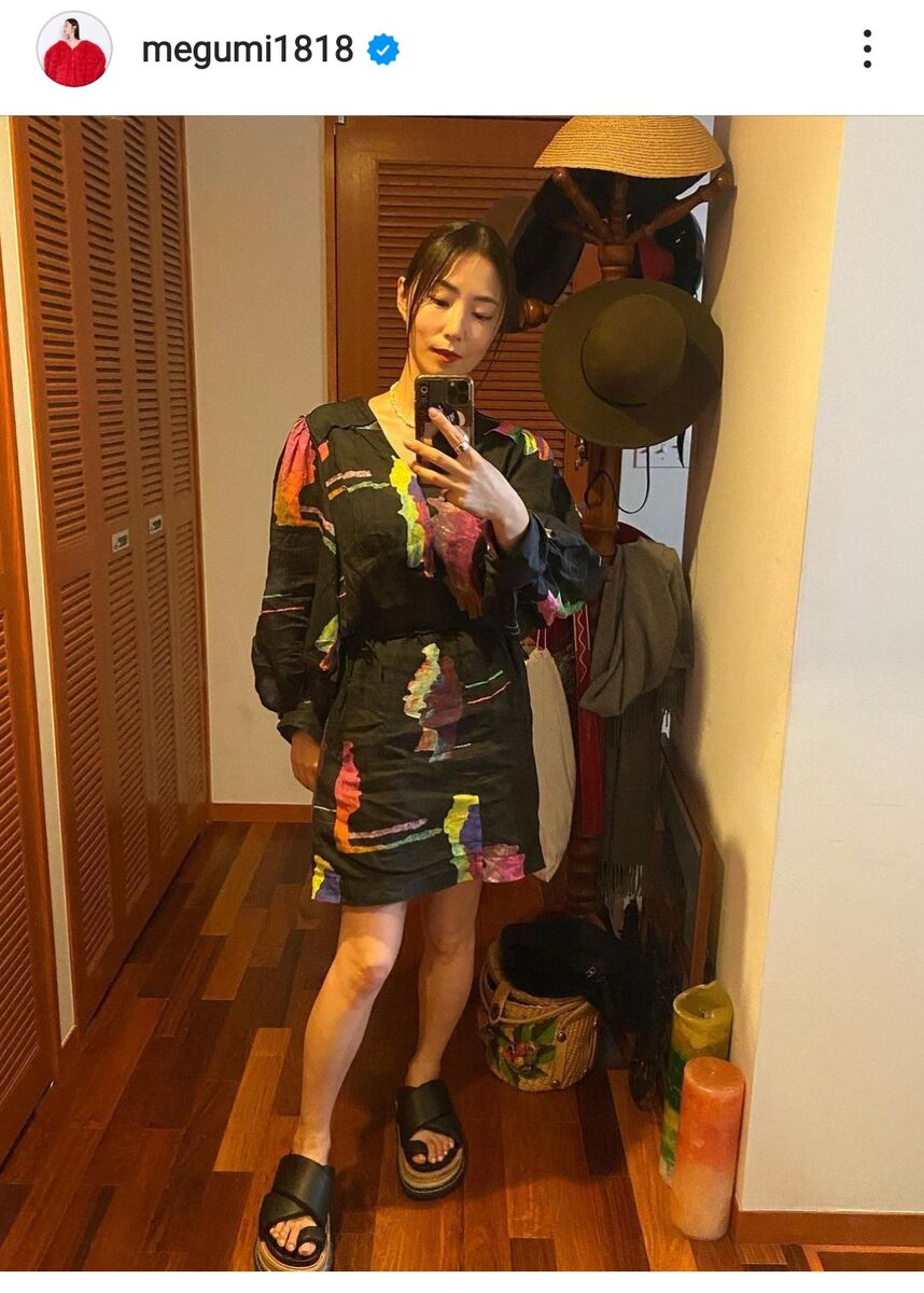 芸能 ｍｅｇｕｍｉ 私服ショットに ｄｒａｇｏｎ ａｓｈ 降谷建志がツッコミ 夫婦のやり取り最高 Kininaruファッションまとめ