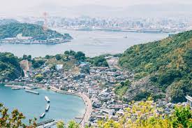 海の見える街