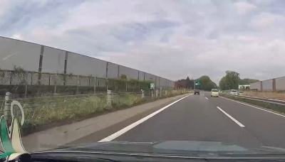 【動画】GWの高速道路でジジイが猛スピードで逆走(thumb)