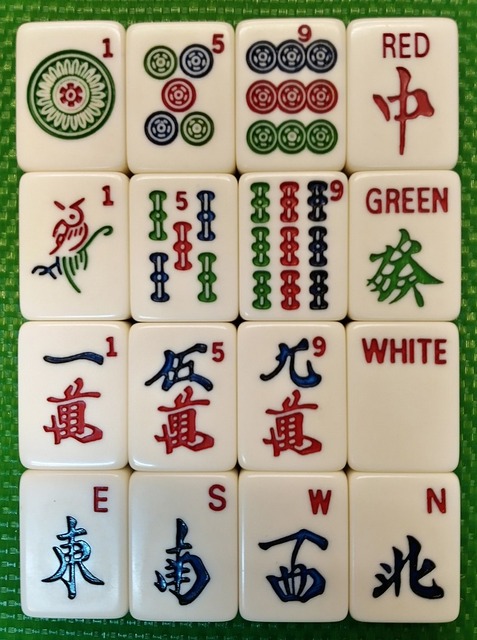 800px-Western_mahjong_tiles_eg