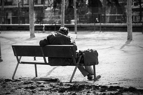 man-on-a-bench-2069539_640