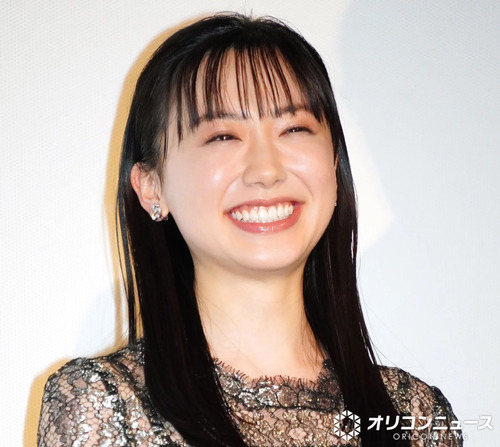 【画像】芦田愛菜さん、果てしなきスカーレットの舞台挨拶でなんか元気なさそうwwwwww