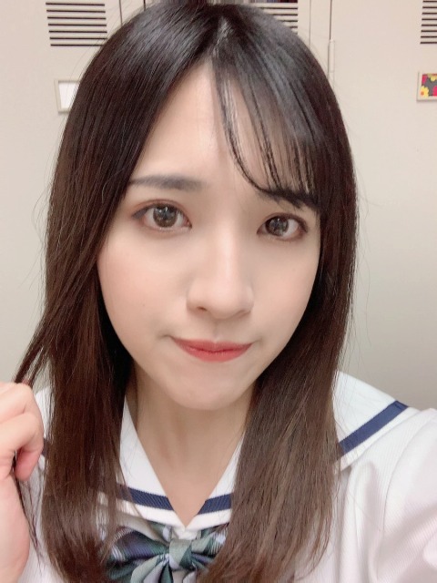 FLRfj16akAE_qJw