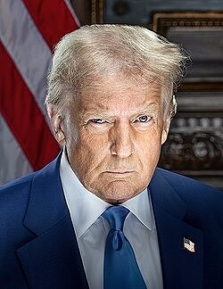 250px-TrumpPortrait