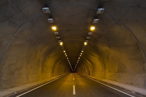 tunnel-2325753_640