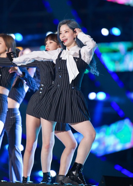 D5Xd1XiUEAA3iJn