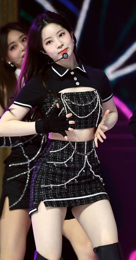 celebrity-twice-dahyun-Qqm9sB