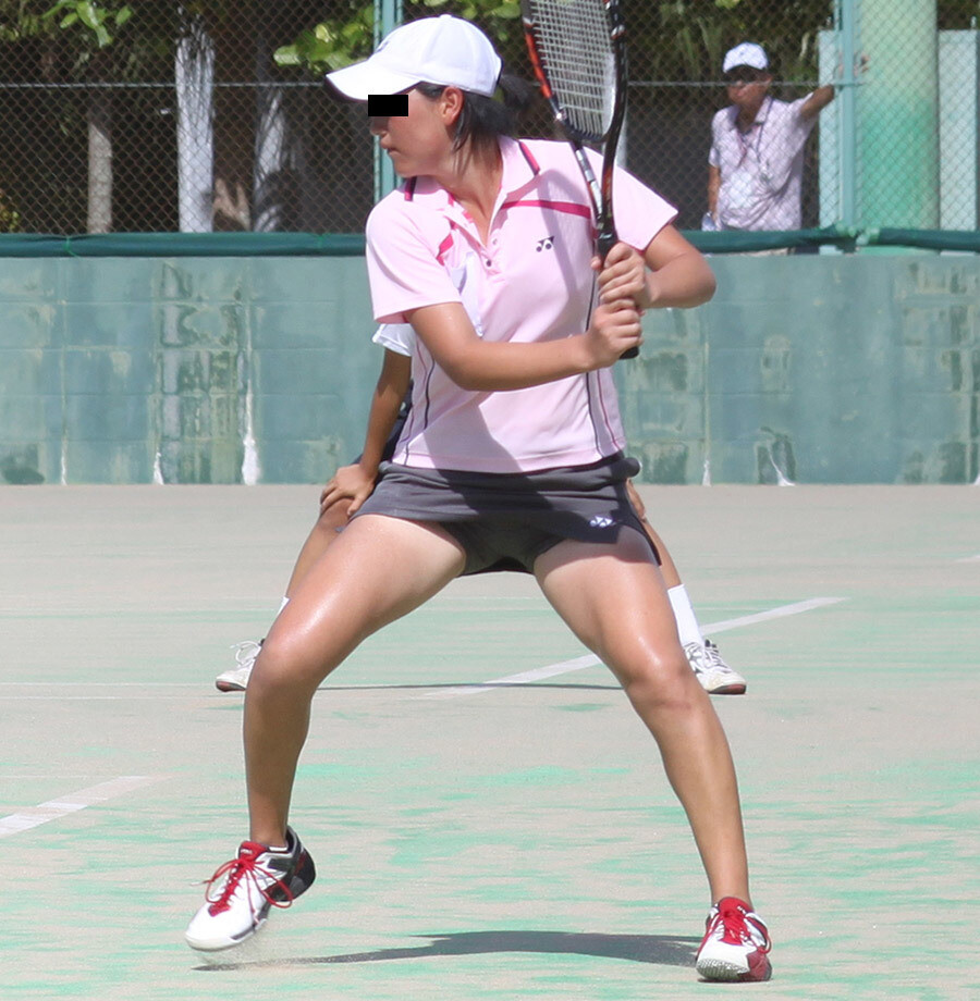 女子校生 テニスアンスコ パンチラ 部活の華・女子テニス部画像選 汗ばむアンスコ、鍛えたふとももがまぶしかったぜ！ : 女子のふともも見学会
