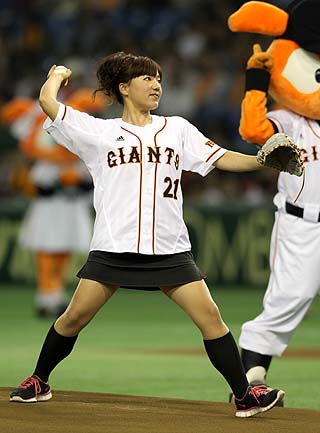 女たちの始球式 スポーツ女子の熱量