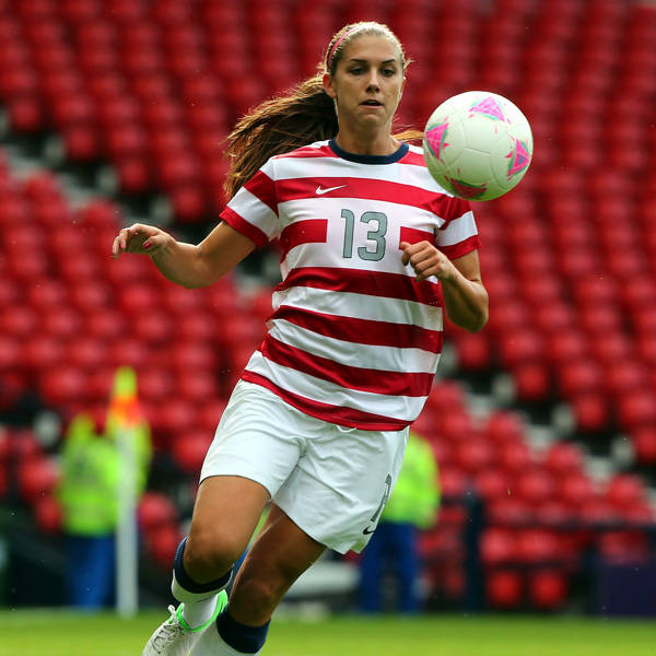 Alex-Morgan-burst-national-scene-member