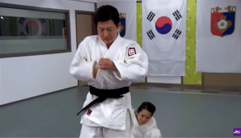 ezgif-4c22f0734a3780