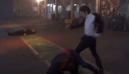 ezgif-40b0e69fff9384