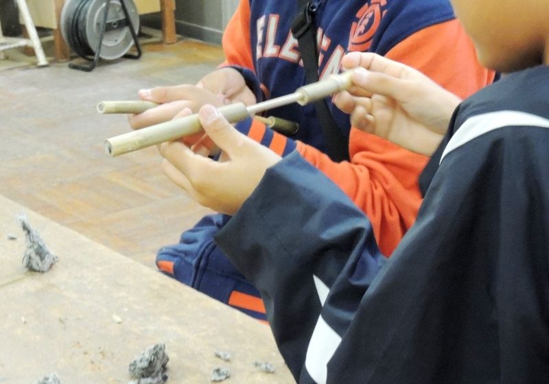 初めての紙鉄砲 寝屋川に どんぐりワラシ の憩いの場