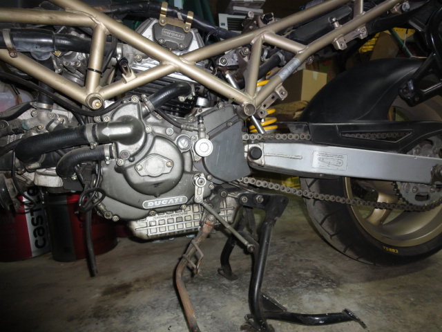 DUCATI ST2　車検25年5月　部品取り DUCATI ST2 部品取り車の部品取りの後の車 : 鉄クズ達のメモ帳
