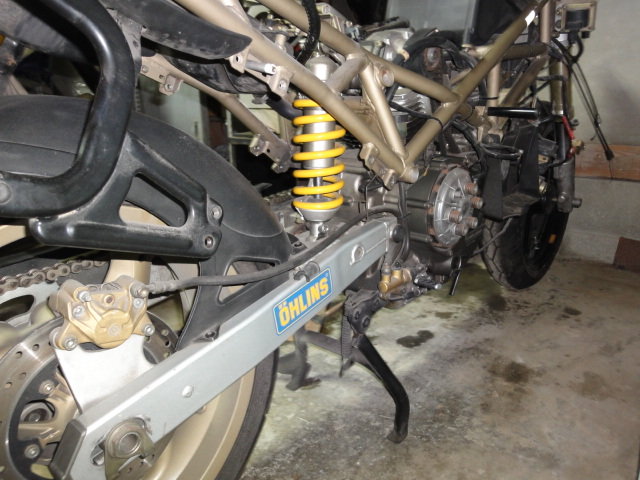 DUCATI ST2　車検25年5月　部品取り DUCATI ST2 部品取り車の部品取りの後の車 : 鉄クズ達のメモ帳