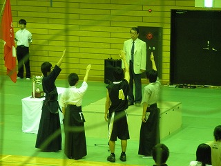 きんぷく隊キャンパスを行く