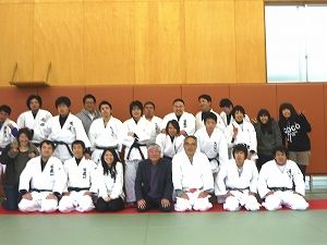 きんぷく隊キャンパスを行く