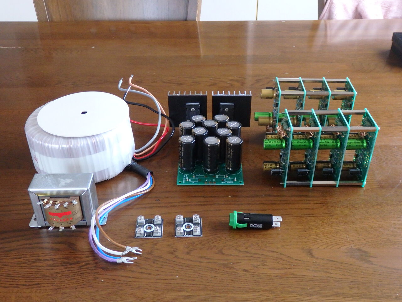 LM3886採用 高性能アンプ トロイダルトランス搭載