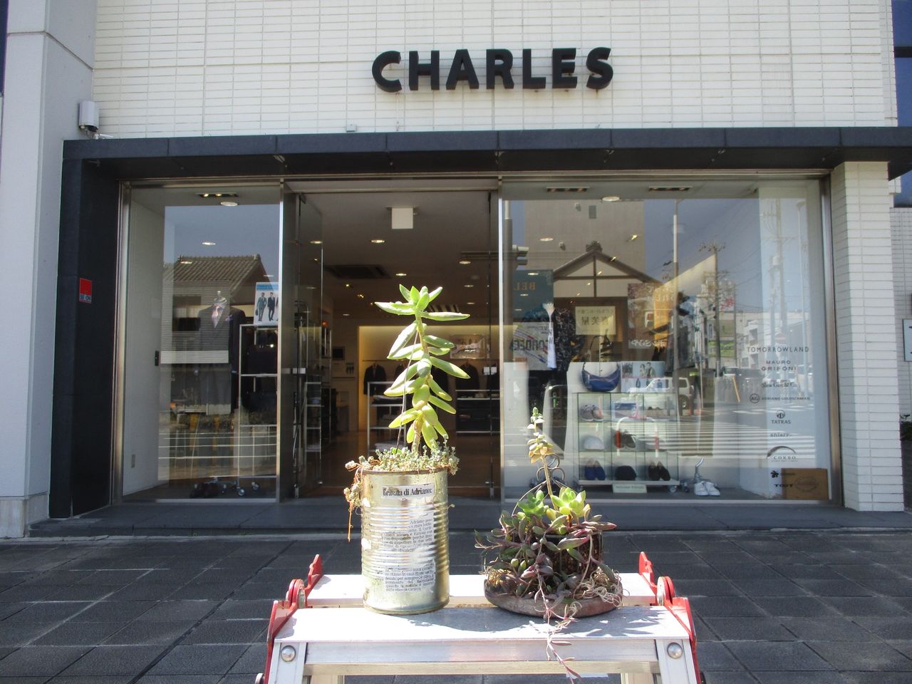 今週 CHARLES にて大人気の 今週 CHARLES にて大人気の