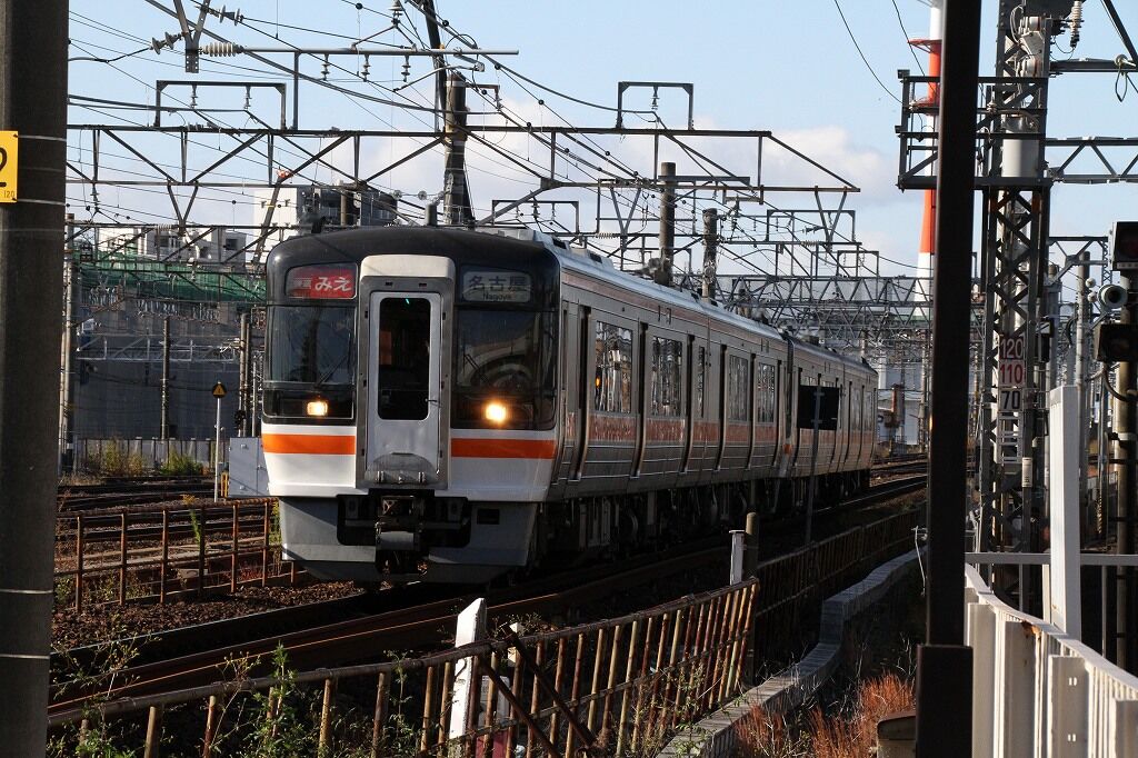 単線だから仕方ないけど 快速みえで一番遅いのは 上快86の雑記帳 単線だから仕方ないけど 快速みえで一番遅いのは 上快86の雑記帳