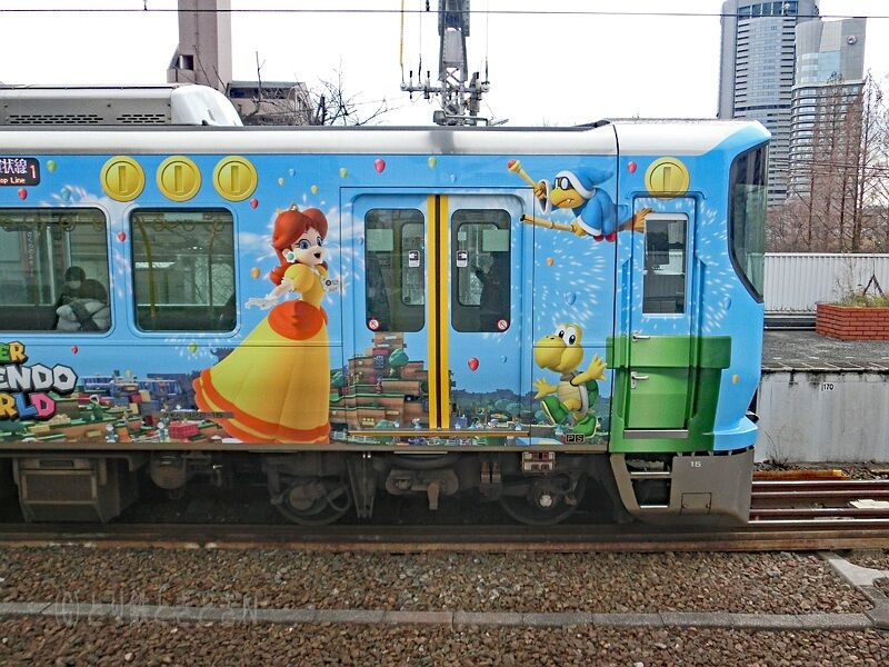 JR 大阪環状線 323系USJラッピング車 : とり鉄ときどきN