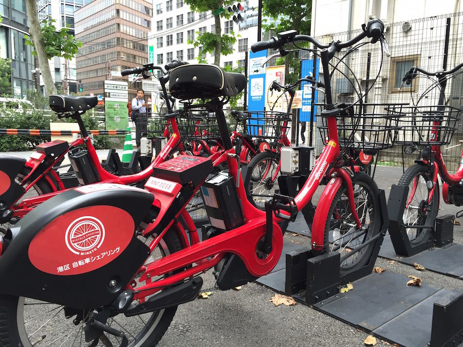 セブンイレブン、1000店にシェア自転車5000台 ソフトバンクと連携 