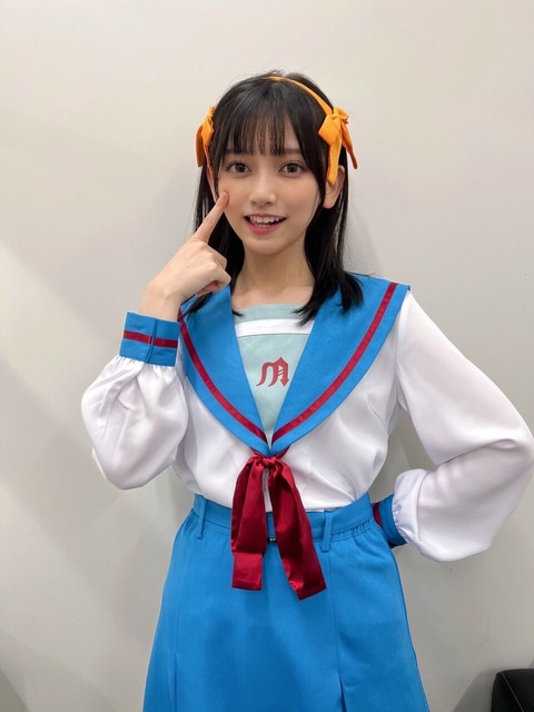 【画像】女子アナとアイドルの涼宮ハルヒコスプレ、なんGなら選ぶ方半々説