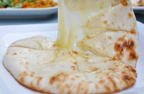 米が無いならチーズナンを食べればいいじゃない