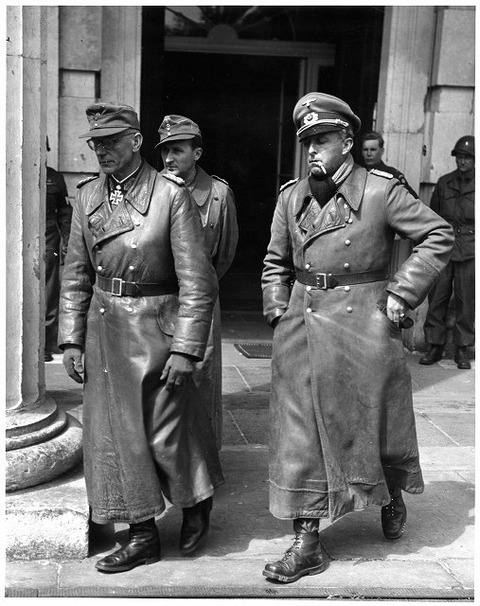 Ger_Officers_Coats_1m4