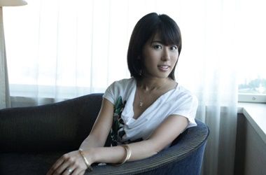 清楚で上品な美人奥様が刺激を求めて他人棒との寝取られSEXでエッチに乱れちゃいます！