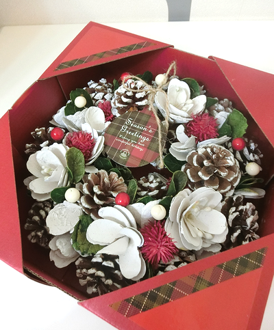 クリスマスリースを探せ 本日も晴天なり クリスマスリースを探せ 本日も晴天なり