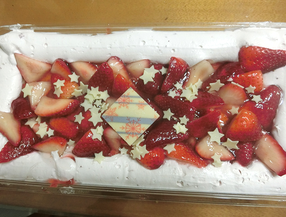 コストコのクリスマスケーキとお正月用の蟹 本日も晴天なり