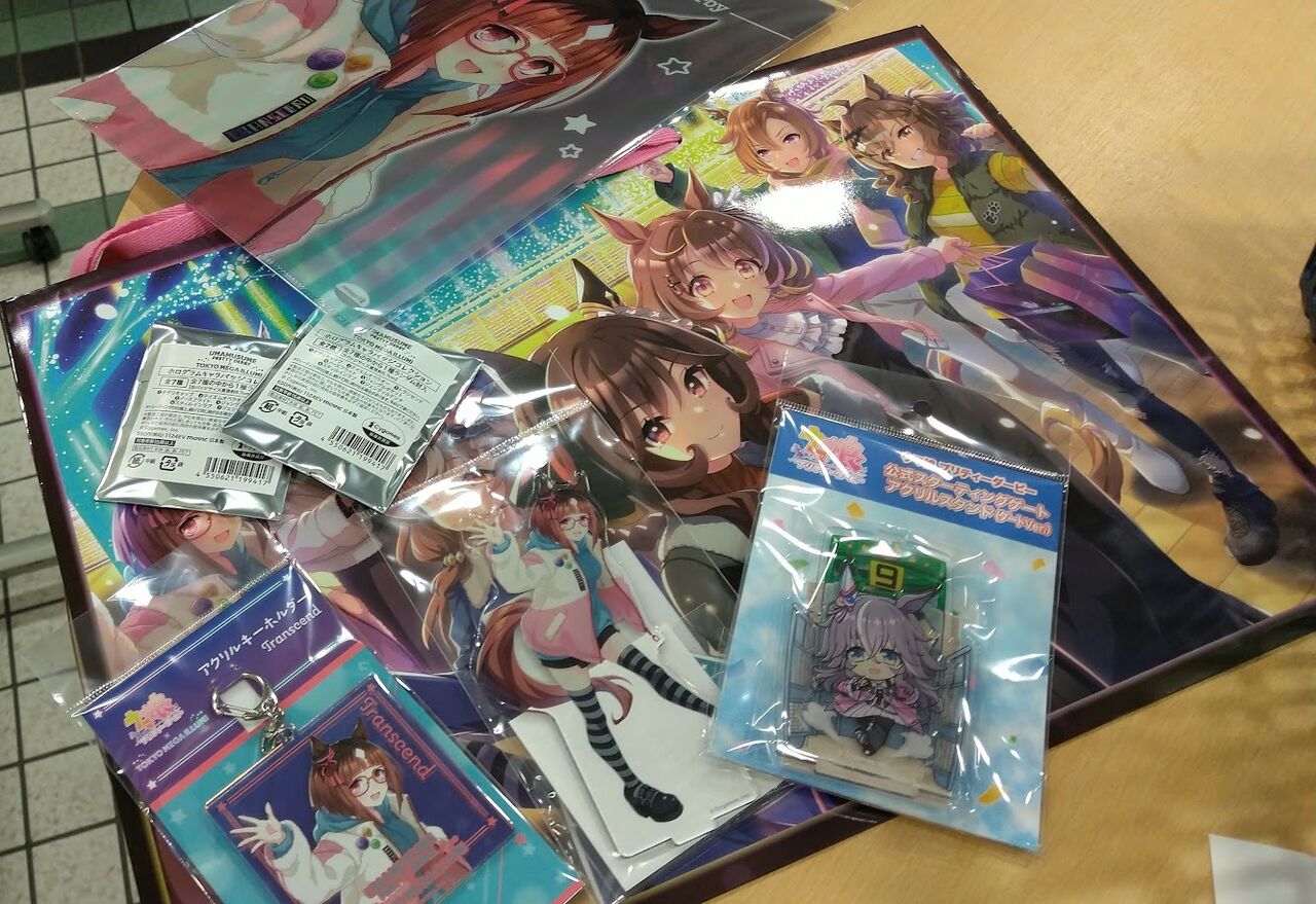 ウマ娘×東京メガイルミ ホログラムキャラバッジ　トランセンド　10個 ウマ娘 プリティーダービー×東京メガイルミ 3回目のコラボが開催