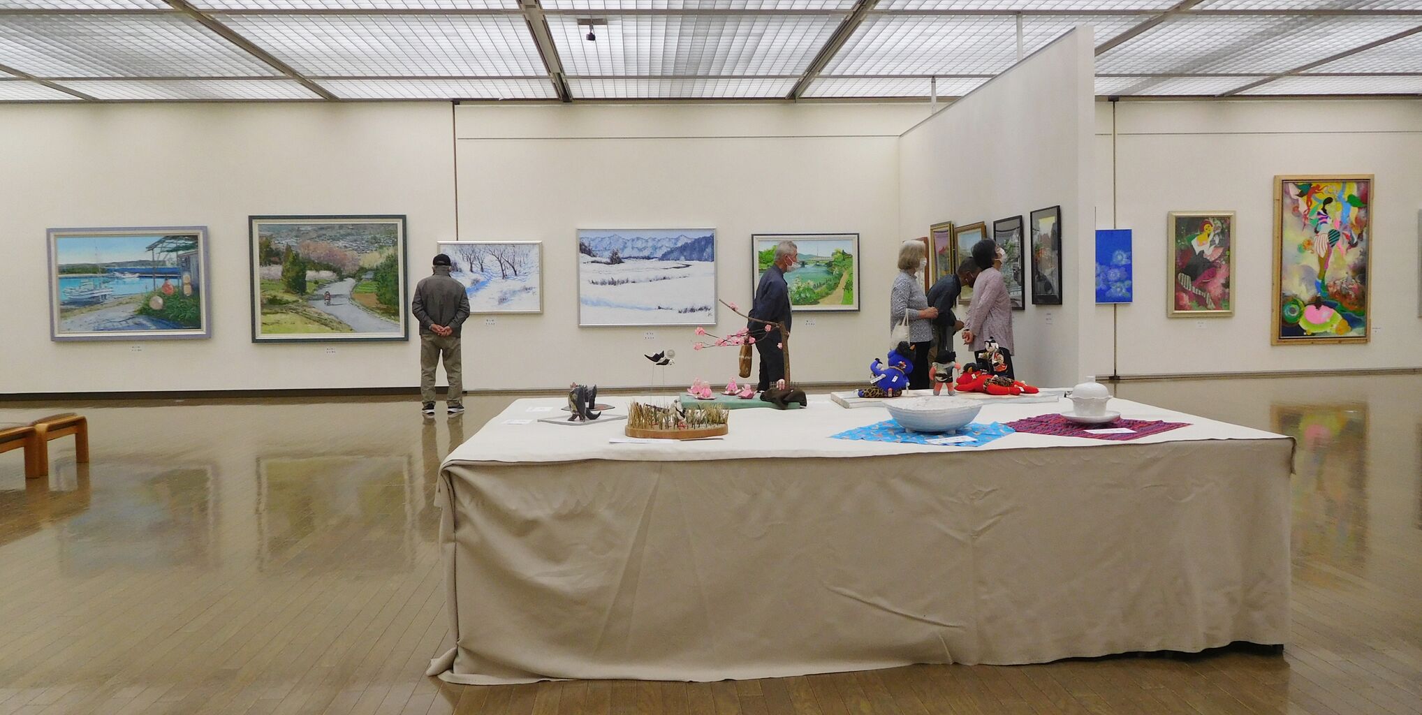 第37回 湘南市民美術会展 : 季節の風の中で