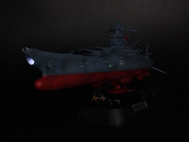バンダイ 1/1000 宇宙戦艦ヤマト2199 (電飾) 塗装済み【完成品
