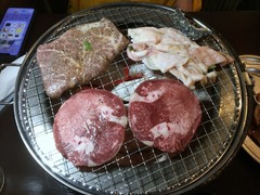 金獅子のホルモン(元町店)_焼き1_202107