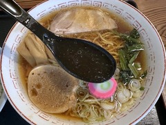 恵庭おとん食堂_小鳩ラーメン(スープ)_202509